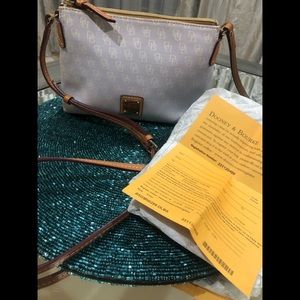 💝DOONEY & BOURKE LILA CROSSBODY BAG🌷